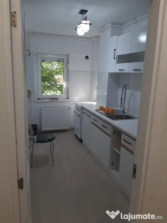 Apartament 4 camere de inchiriat