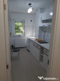 Apartament 4 camere de inchiriat
