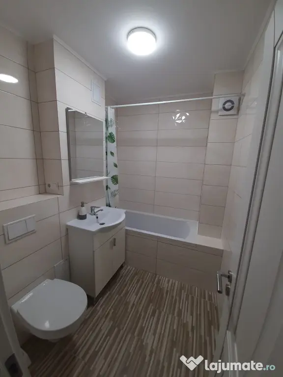 Apartament 4 camere de inchiriat