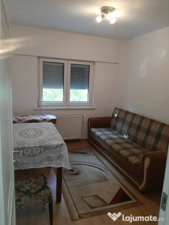 Apartament 4 camere de inchiriat