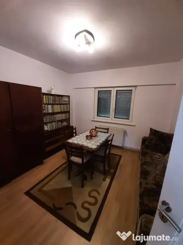 Apartament 4 camere de inchiriat