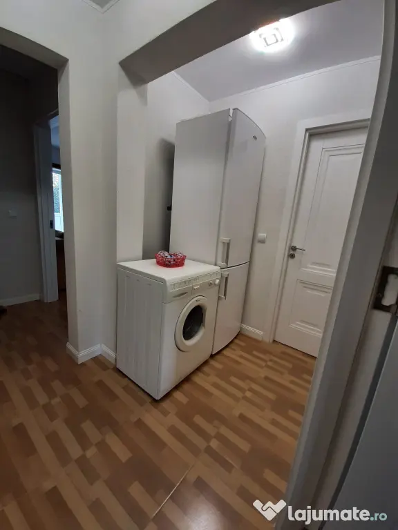 Apartament 4 camere de inchiriat