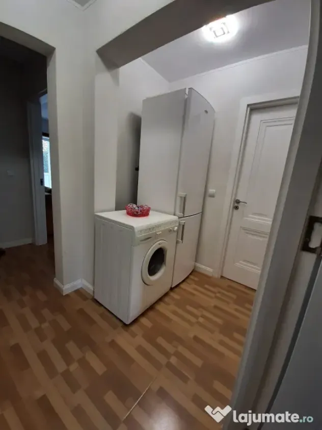 Apartament 4 camere de inchiriat