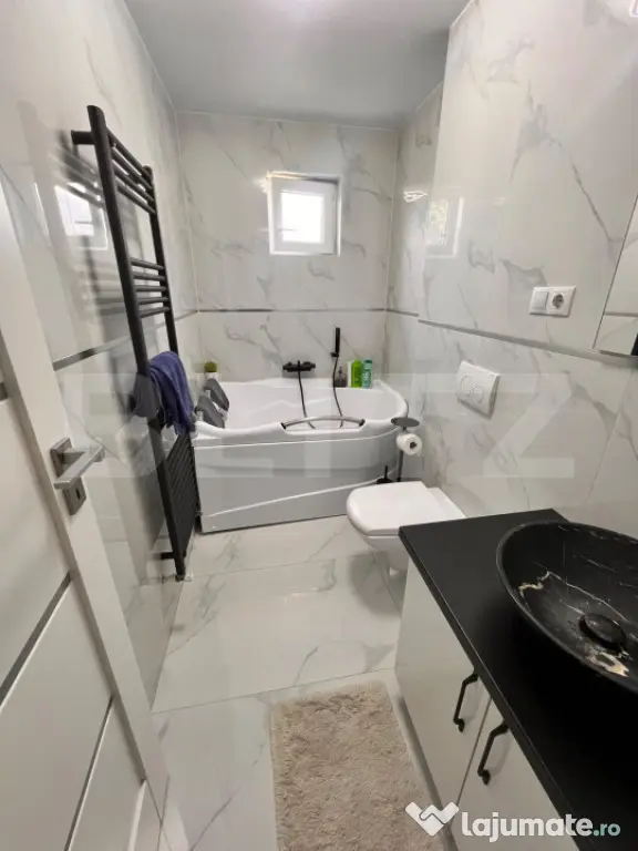Apartament 3 camere de vânzare – 94 mp