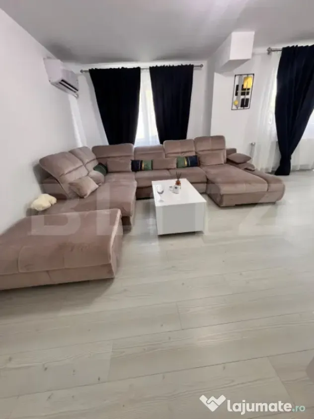 Apartament 3 camere de vânzare – 94 mp