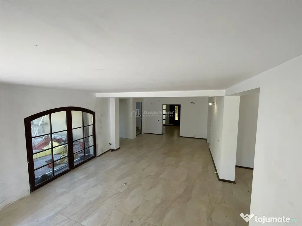 Casa individuala - Petresti Corbeanca - 9 camere - 3 bai - 5 - Petresti (Bucuresti-Ilfov)