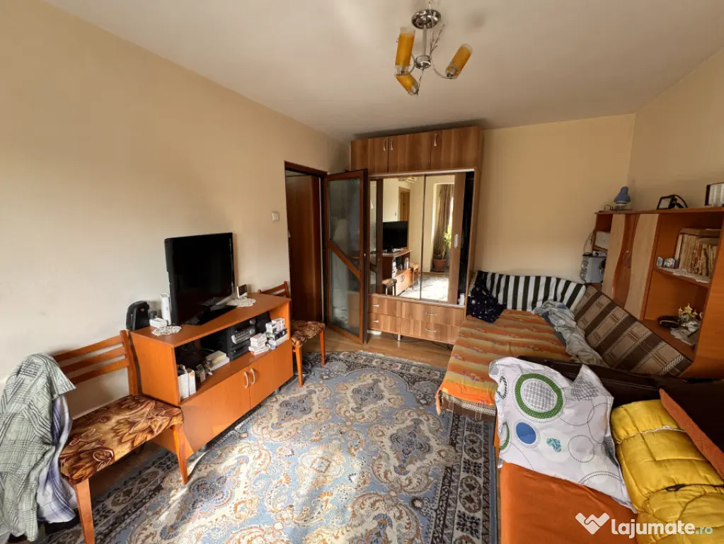 Garsonieră decomandata, 27 mp, zona Rovine - Craiova (Dolj)