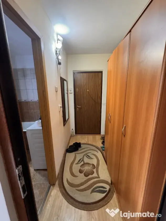 Garsonieră decomandata, 27 mp, zona Rovine - Craiova (Dolj)