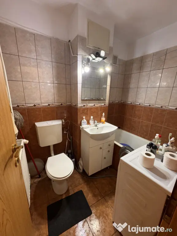 Garsonieră decomandata, 27 mp, zona Rovine - Craiova (Dolj)