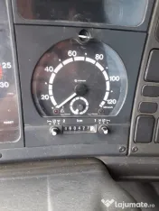 Camion cu macara SCANIA 