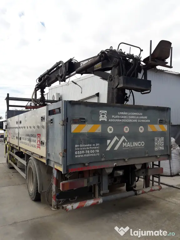 Camion cu macara SCANIA