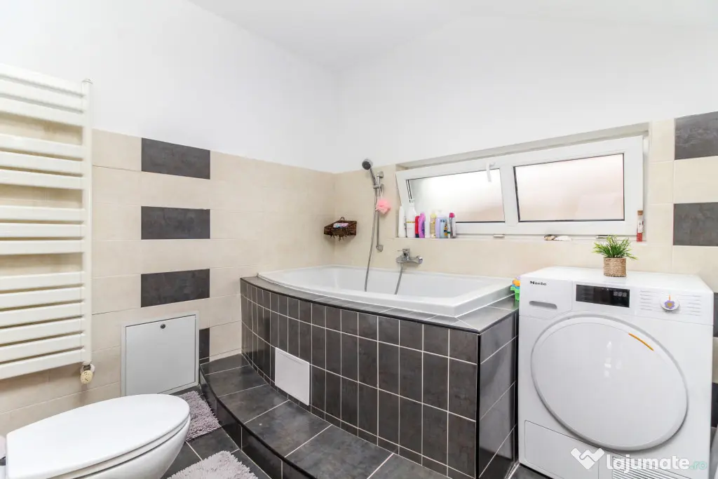 Casa finisata tip duplex, GARAJ, 3 dormitoare, 2 bai, str. C - Cluj-Napoca (Cluj)