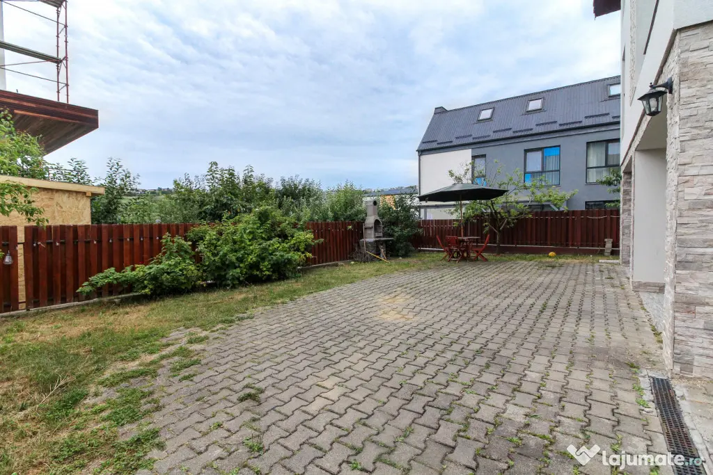 Casa finisata tip duplex, GARAJ, 3 dormitoare, 2 bai, str. C - Cluj-Napoca (Cluj)