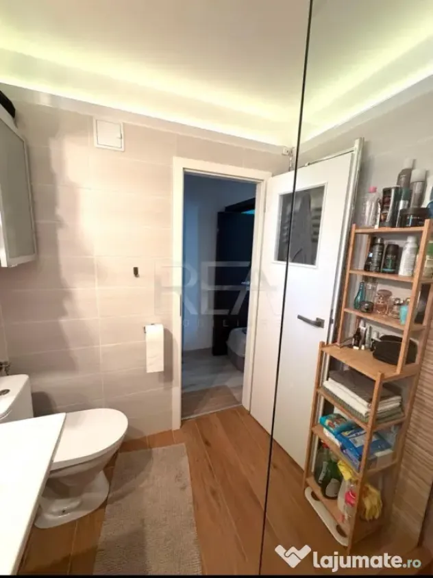 3 camere decomandat, 71,83 mp, centrală proprie, Piața Mun - Bucuresti (Bucuresti-Ilfov)