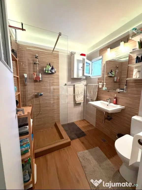 3 camere decomandat, 71,83 mp, centrală proprie, Piața Mun - Bucuresti (Bucuresti-Ilfov)