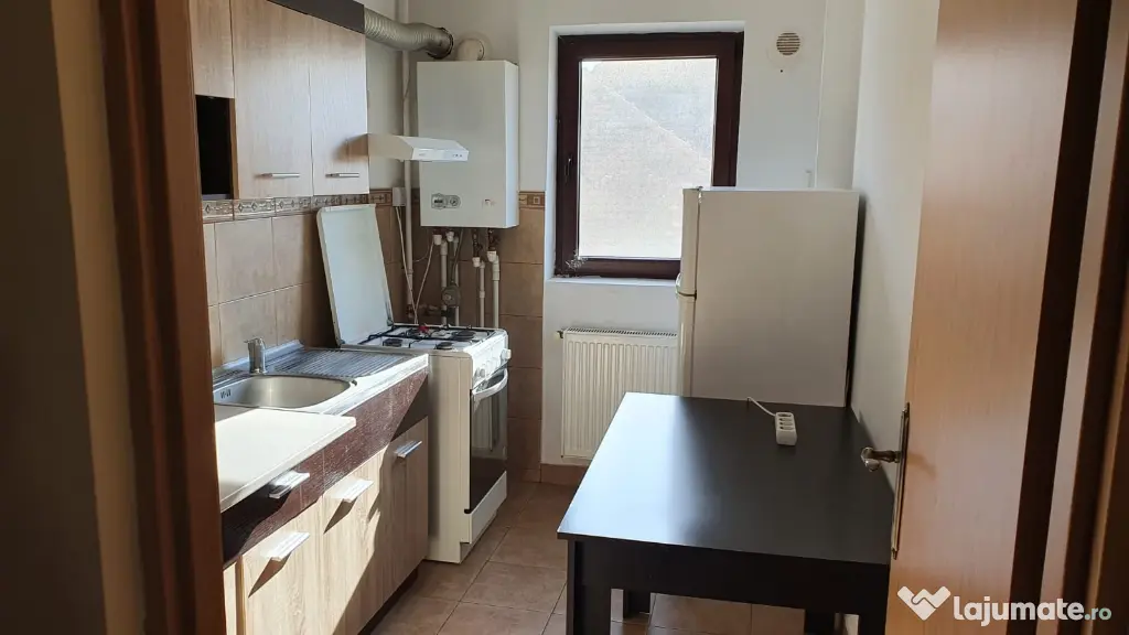 Ofer spre închiriere garsoniera în Curtea de Arges