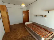 Apartament cu 3 camere, 2 băi și garaj ,cartier Sasar 