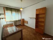 Apartament cu 3 camere, 2 băi și garaj ,cartier Sasar 