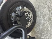 Trotinetă tip scuter 