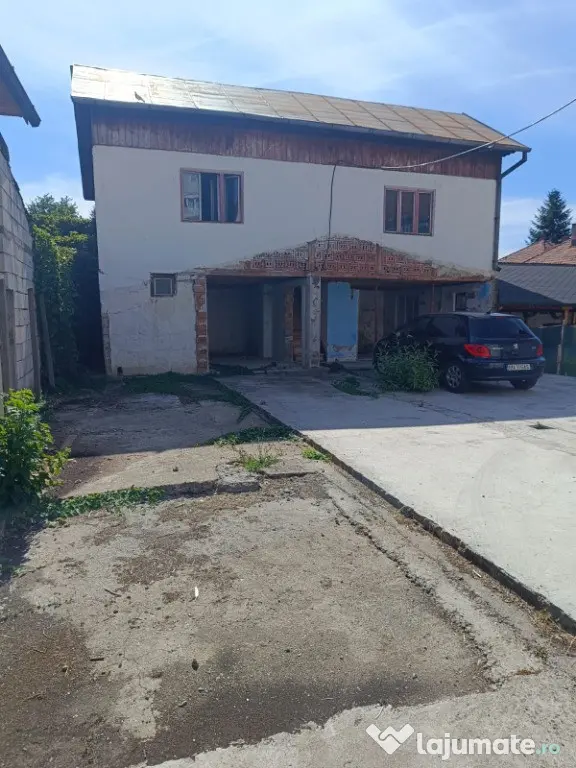 Cladire compusa din 4 apartamente L.Calin - Bistrita (Bistrita-Nasaud)