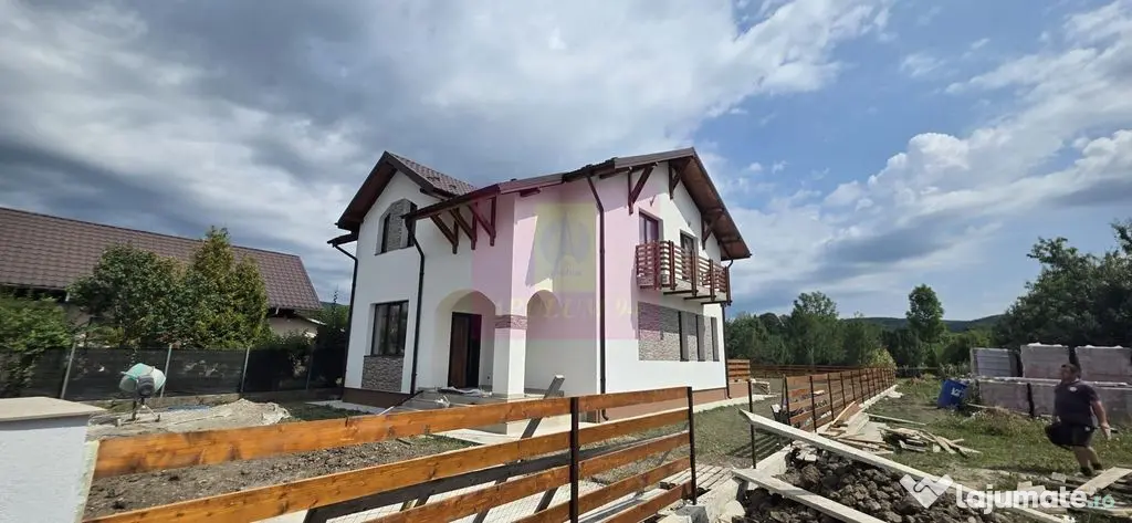 Vila cu 4 camere de vanzare in Brebu - Brebu (Prahova)