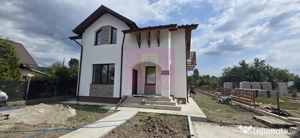 Vila cu 4 camere de vanzare in Brebu - Brebu (Prahova)