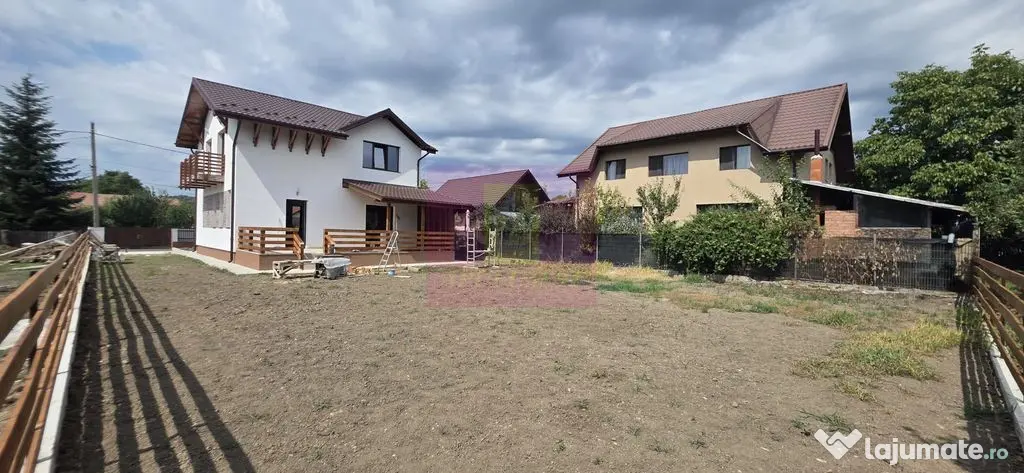 Vila cu 4 camere de vanzare in Brebu - Brebu (Prahova)