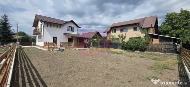 Vila cu 4 camere de vanzare in Brebu - Brebu (Prahova)
