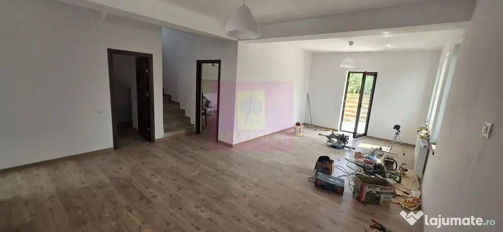 Vila cu 4 camere de vanzare in Brebu - Brebu (Prahova)