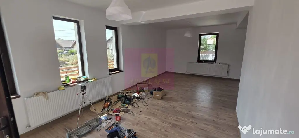 Vila cu 4 camere de vanzare in Brebu - Brebu (Prahova)