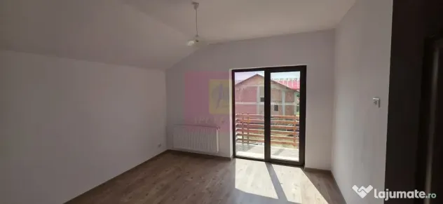 Vila cu 4 camere de vanzare in Brebu - Brebu (Prahova)