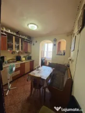 Apartament 3 camere, 64 mp utili, etaj 4/4 – acoperiș , o 