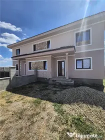 Duplex 3 dormitoare - locatie excelenta - Mosnita Noua