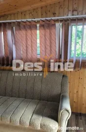 Casă P+E+M + corp secundar , 240 mp teren , 2 garaje 