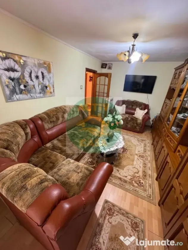 3 CAMERE DECOMANDATE 2 BALCOANE - Roman (Neamt)