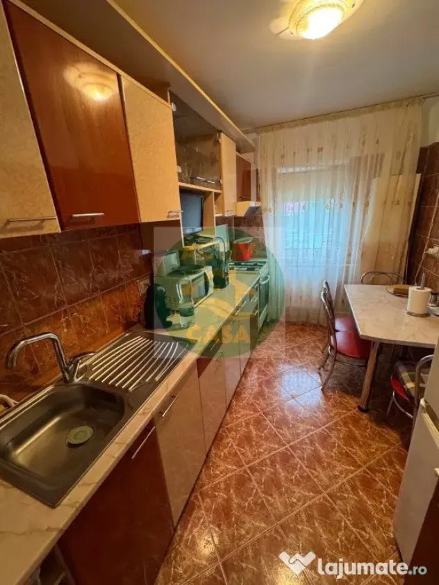 3 CAMERE DECOMANDATE 2 BALCOANE - Roman (Neamt)