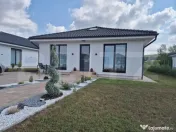 Casă modernă pe un singur nivel de vânzare în Livezeni 