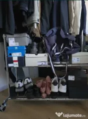 Suport de haine cu roți, 2 tije de agățare, 2 rafturi de depozitare