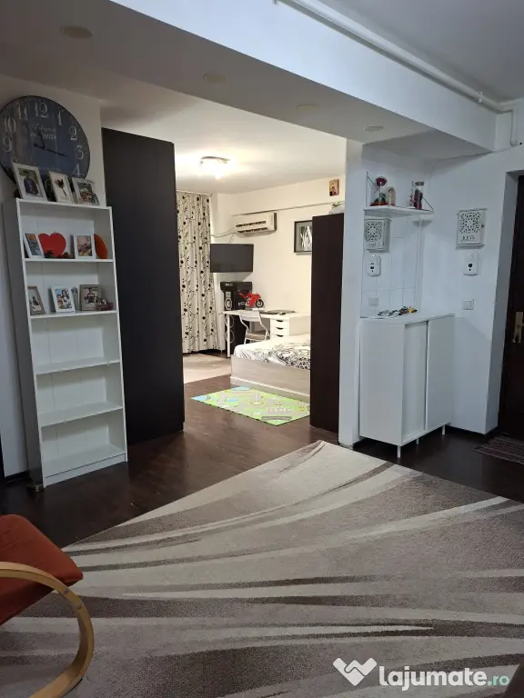 Prorietar vand apartamen 2 camere 67mp