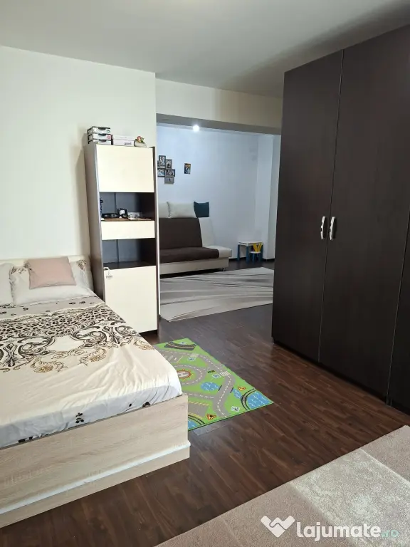 Prorietar vand apartamen 2 camere 67mp