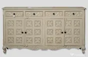 Comoda din Lemn Sculptat
