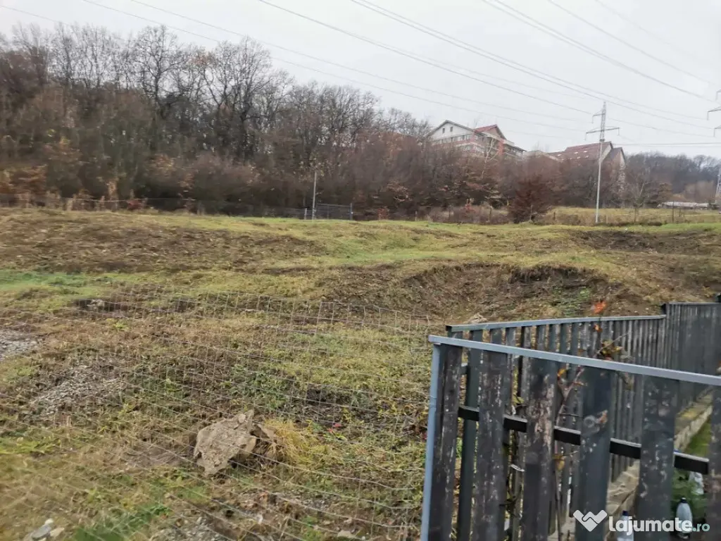 Teren intravilan, 1544 mp,cu front la 2 strazi de 38 m in Z - Cluj-Napoca (Cluj)