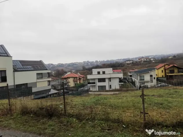Teren intravilan, 1544 mp,cu front la 2 strazi de 38 m in Z - Cluj-Napoca (Cluj)