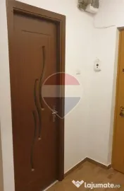 VANZARE Garsoniera in zona Titan
