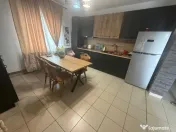 Se vinde casă spatioasa și spațiu comercial – Butoie?