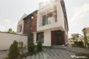 Casa noua la curte, liniste cu Bucurestiul la indemana, in C