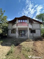 Vanzare Vila la gri Teren 800mp Lacul Mostistea 