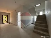 Vanzare Vila la gri Teren 800mp Lacul Mostistea 