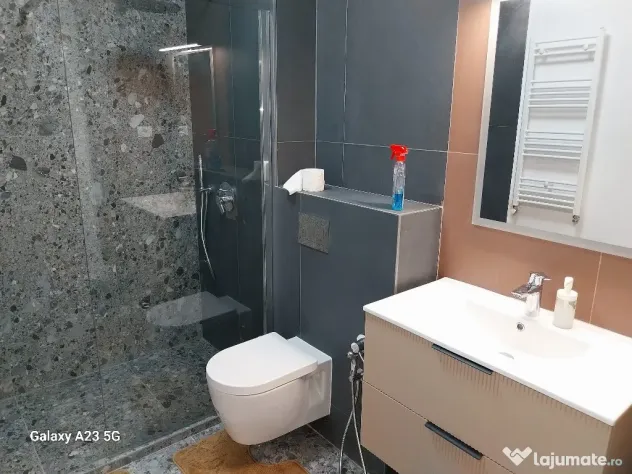 Inchiriez apartament 2 camere Dacia - bloc nou - loc de parcare inclus - Constanta (Constanta)