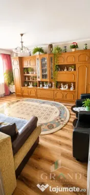 Apartament 2 camere, decomandate, etaj intermediar, Mănăș 
